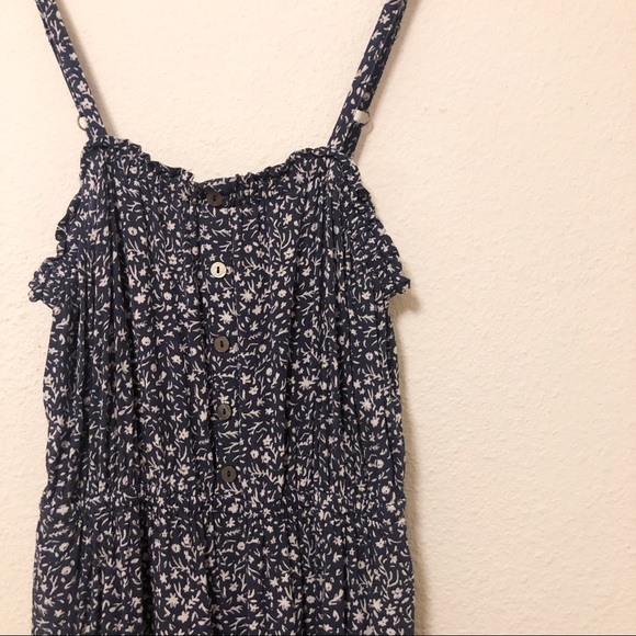 Sweet floral midi dress w/ pockets! - Picture 2 of 3
